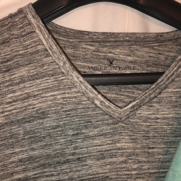 TWO SUPER COOL AMERICAN EAGLE BRAND VNECK T-SHIRTS - Picture 3 of 8